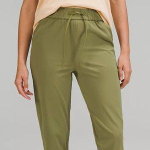 Like New Size 4 Stretch High-Rise Pant 7/8 Length - Lululemon